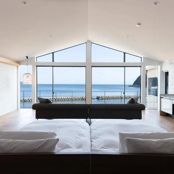 Private luxury villa with ocean view Shodoshima，位于小豆岛的酒店