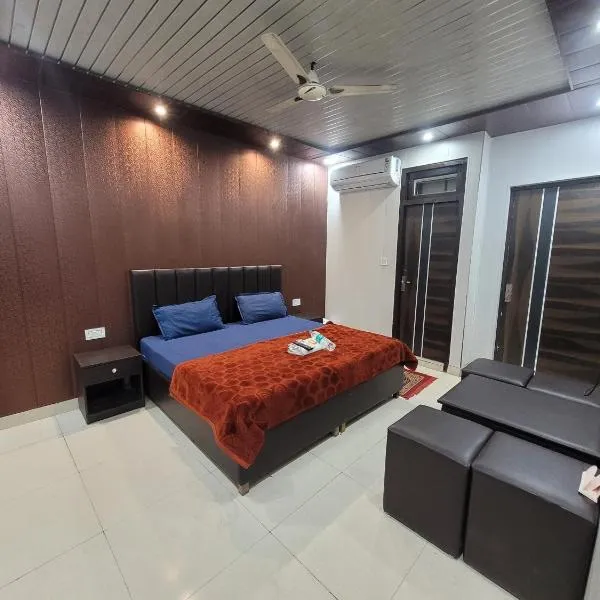 Hotel Paradise - Hazrat Nizammuddin Railway Station，位于加济阿巴德的酒店
