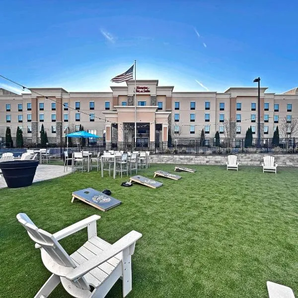 罗宾斯维尔汉普顿套房酒店，位于Robbinsville的酒店