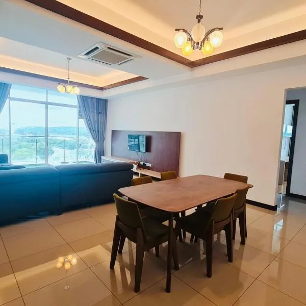 Bay Resort Condominium in Miri Sarawak，位于米里的酒店