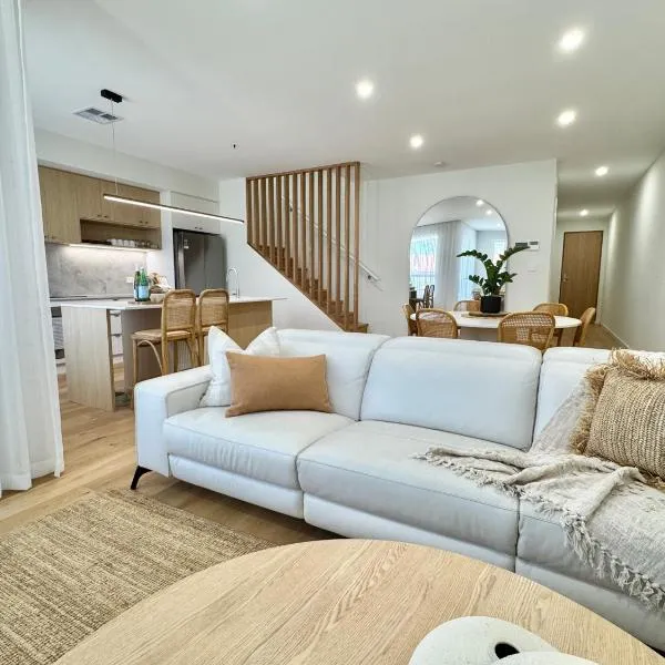 'Sandbar Escape' 3BR Beach House at Henley Beach，位于Henley Beach的酒店