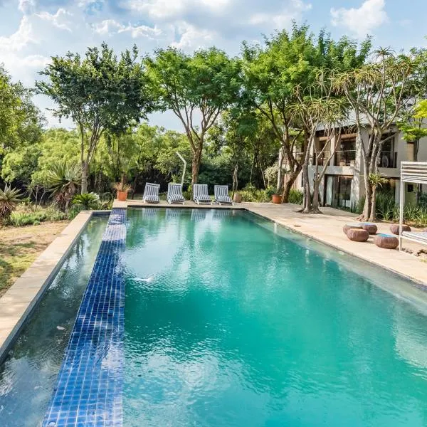 Luxurious Hideaway Villa，位于米德兰的酒店