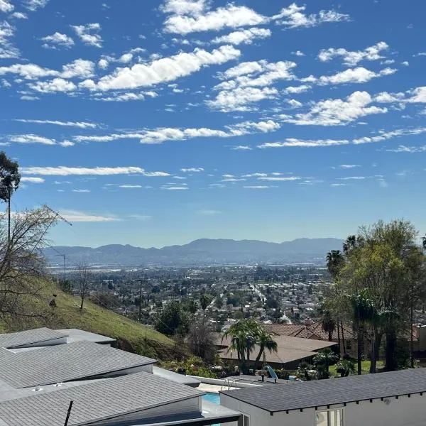 Private Hillside Home with View - Yaamava - NOS，位于圣贝纳迪诺的酒店