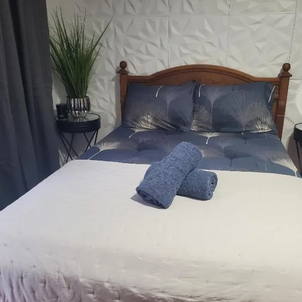 Private room with parking and bathroom，位于阿瓜达的酒店