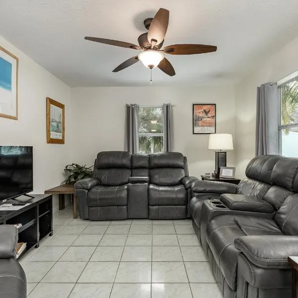 Close to Clearwater Beach and Honeymoon Island!，位于塔彭斯普林斯的酒店