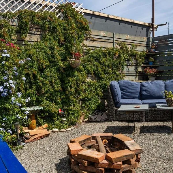 Beach cozy fresh vibes RV，位于恩塞纳达港的酒店