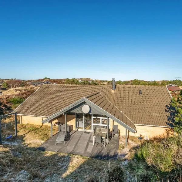 Pet Friendly Home In Henne With Sauna，位于亨讷斯特兰德的酒店
