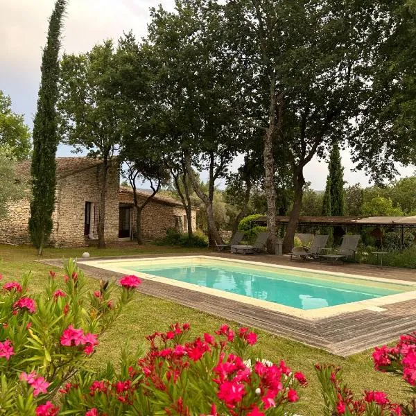 Chambre dans bastide au milieu des vignes，位于梅内尔伯的酒店