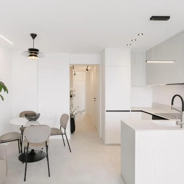 Elegant Penthouse Paris Panorama，位于科隆布的酒店