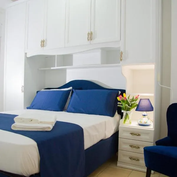 Amalfi Coast - House Along the Amalfi Coast -FREE PARKING，位于维耶特里的酒店