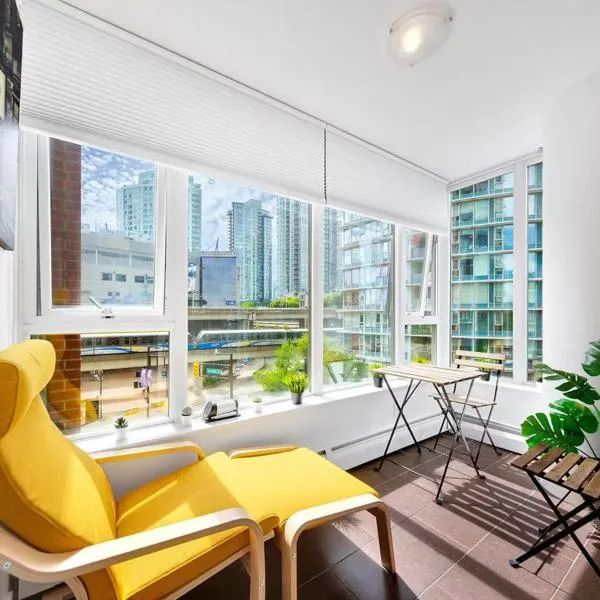 Stylish Condo in Downtown，位于温哥华的酒店