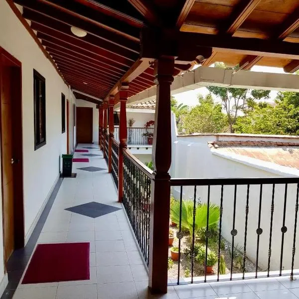 Hotel Casa De España，位于蒙波斯的酒店