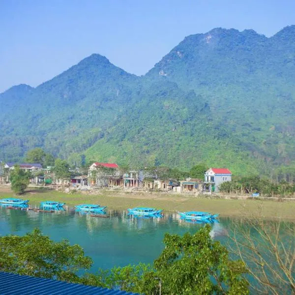 Family homestay，位于Bố Trạch的酒店