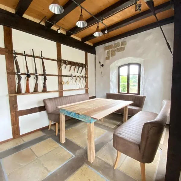 Ferienhaus WAFFENKAMMER für 7 Erw im Rittergut Leppersdorf bei Radeberg，位于Wachau的酒店
