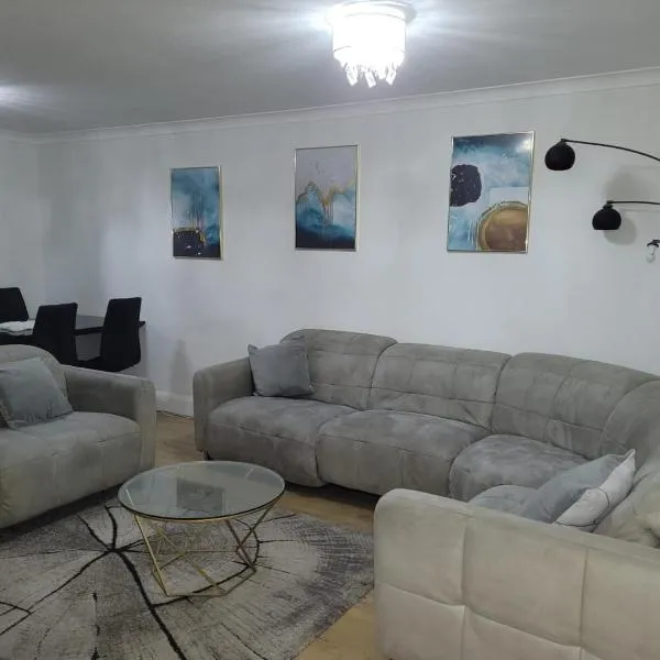 Lovely 3 bedroom house，位于斯特鲁德的酒店