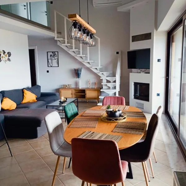 Notes View Apartments，位于Kompítsion的酒店