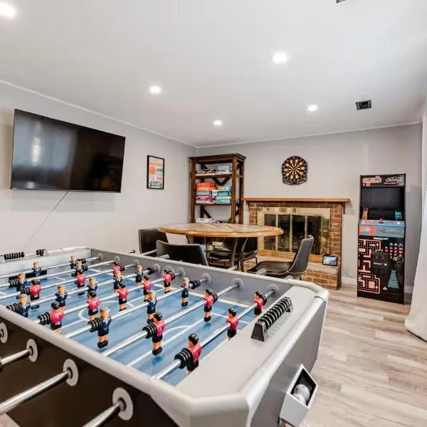 Spacious 4 bdr w/ Game Room 5 min Drive to College，位于博尔德的酒店