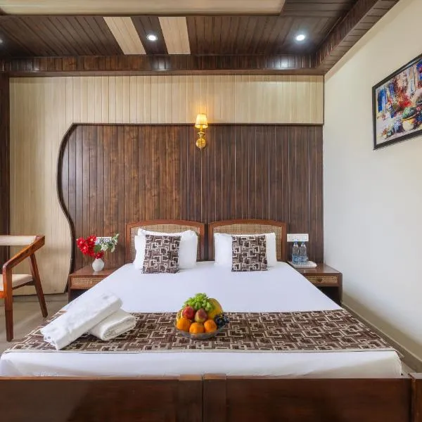 The Chetu's Nest Near Mall road kasauli，位于卡绍利的酒店