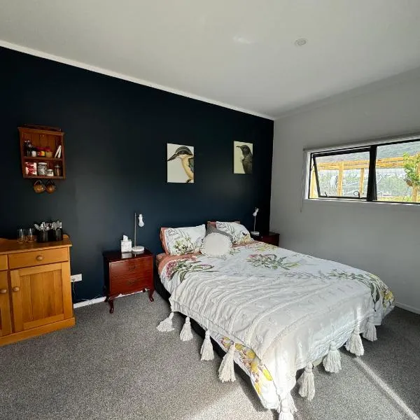 Boujee Barn Stay on Cromwell Cherry Orchard，位于克伦威尔的酒店