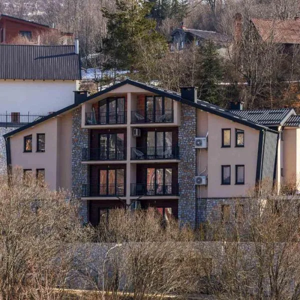D & O Apartments，位于马夫罗沃的酒店
