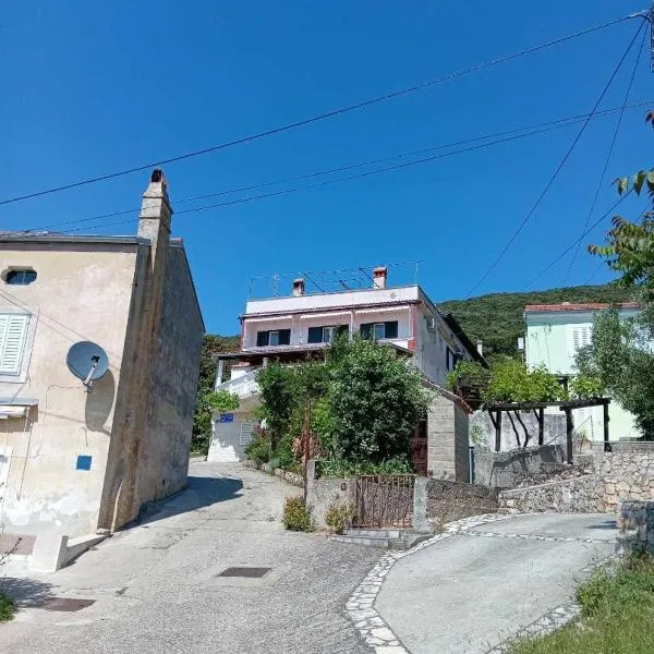 Apartments and rooms by the sea Martinscica, Cres - 23980，位于马丁斯契卡的酒店