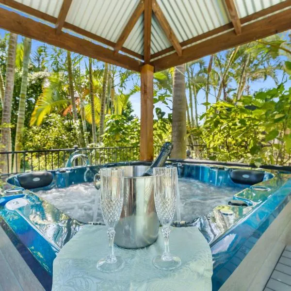 Synergy Beachside Nudist Retreat，位于赫维湾的酒店