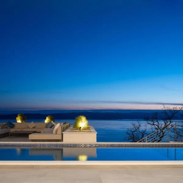 Luxury Villa Hedonia，位于布雷拉的酒店