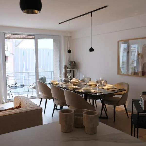 Gezellig vernieuwd appartement dichtbij het Rubensplein, Knokke，位于克诺克－海斯特的酒店