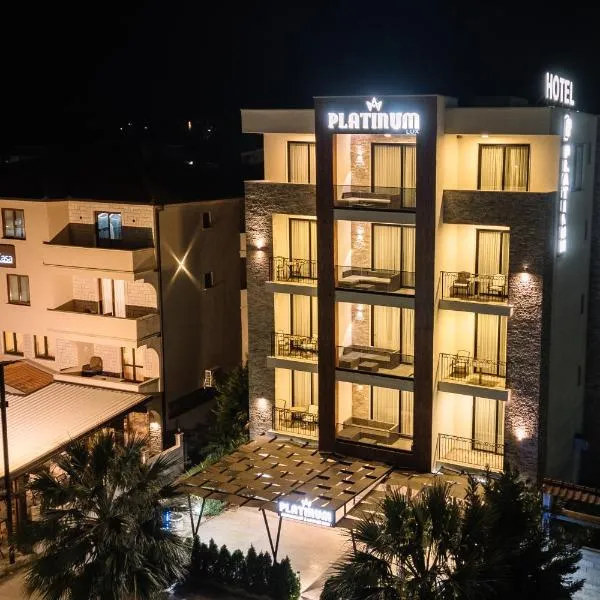 Hotel Platinum Lux，位于乌尔齐尼的酒店