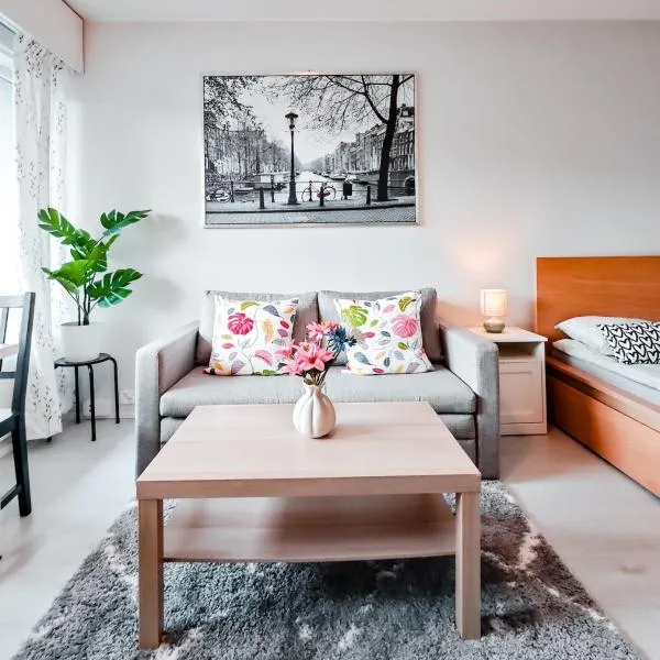 Cozy & Comfy Studio, 14 Mins from Airport, 18 Mins to City Center，位于万塔的酒店