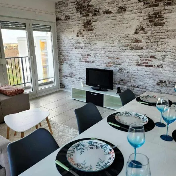 Appartement Cosy 2 chambres 4eme étage sans ascenseur，位于维泰勒的酒店