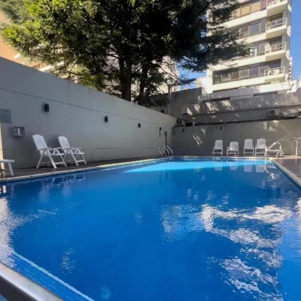 Departamento 3 amb para 5 personas con gimnasio, cochera y piscina，位于布宜诺斯艾利斯的酒店