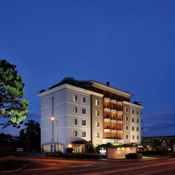 波利酒店，位于维拉考特斯的酒店