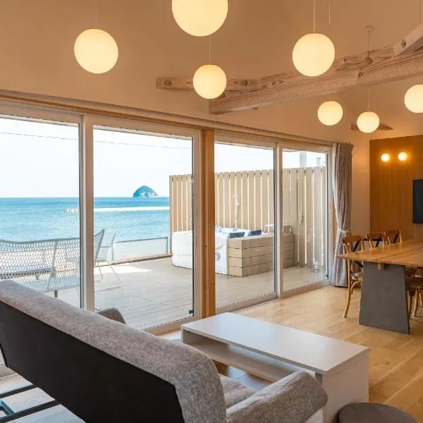 Beach SPA TSUDA 2Dos棟 3Tres棟，位于Tsuruwa的酒店