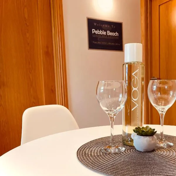 Pebble Beach Holiday Home，位于Ballinfull的酒店