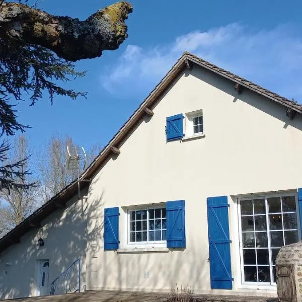 La Vie en Bleue en Pays Melois，位于Saint-Julien-sur-Sarthe的酒店