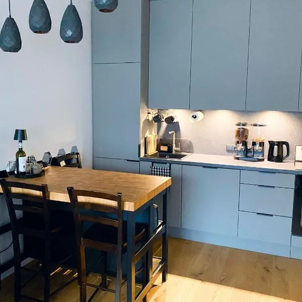 Cozy Peetri apartment with terrace，位于Peetri的酒店