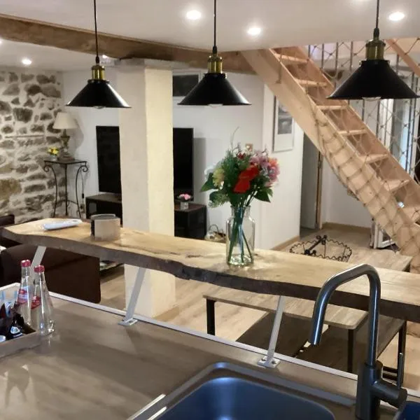 Maison charmante à Saint-Romain, animaux acceptés.，位于Saint-Romain的酒店