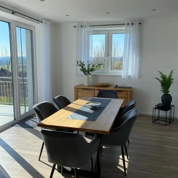 FeWo Günztalblick - Ruhige Lage -125 qm - neu und komfortabel - große Terrasse，位于Frickenhausen的酒店