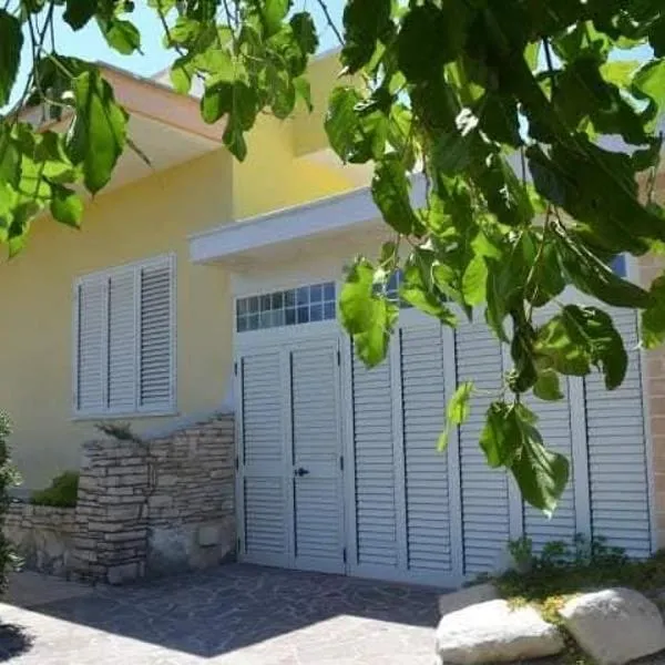 Villa Incoronata，位于托雷斯佩基亚鲁杰里的酒店