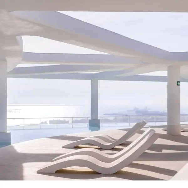 "BOUTIQUE H8" Beach Roof Terrace Infinity Pool Bar SPA Padel Swimming Pool，位于卡耐特蒂贝兰格的酒店