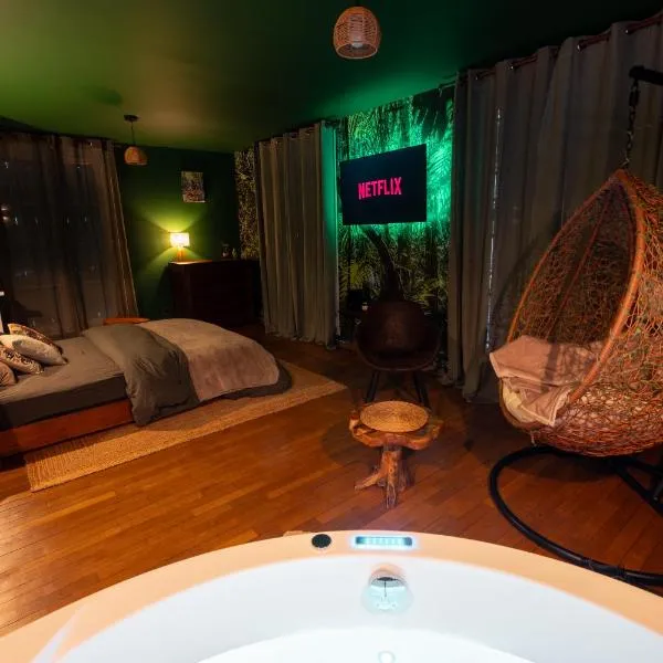 Suite Amazonie de luxe avec balnéo，位于勒阿弗尔的酒店