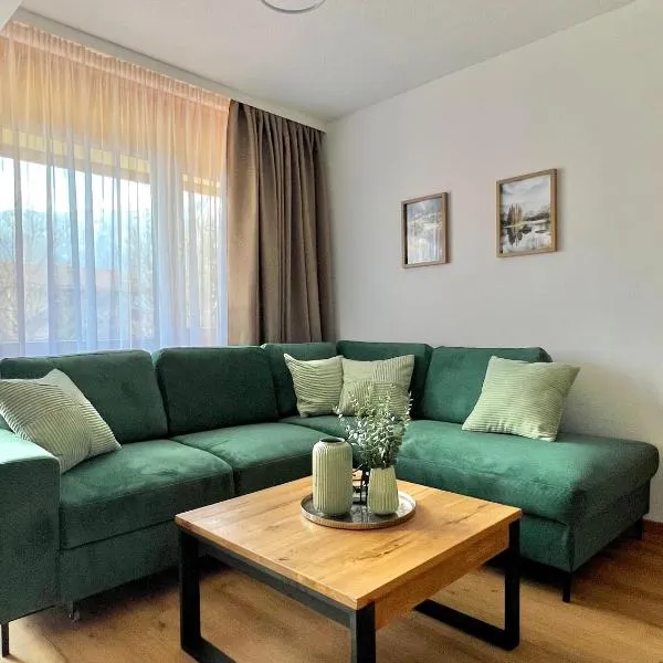 Ferienwohnung Wolkenfrei in Inzell mit Pool und Sauna，位于因泽尔的酒店