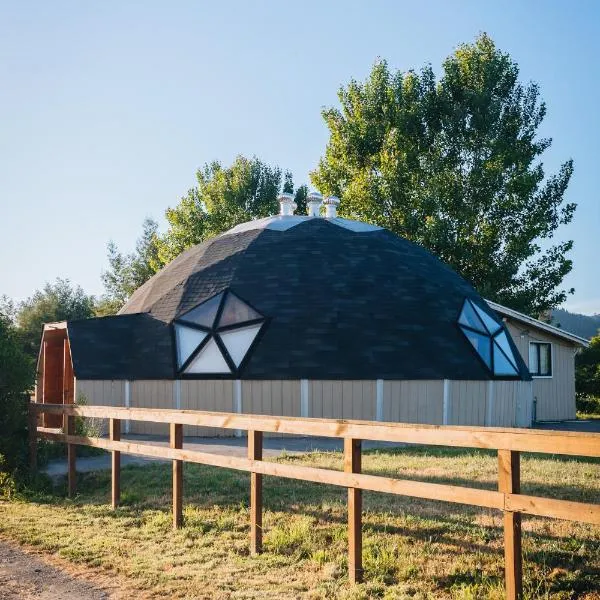 Domo y Cabaña los Queltehues，位于康塞普西翁的酒店