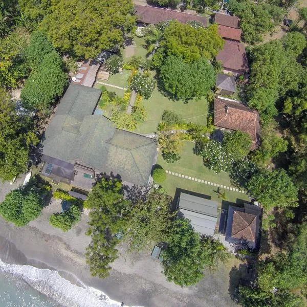 Reef Seen Divers' Resort，位于佩母德兰的酒店