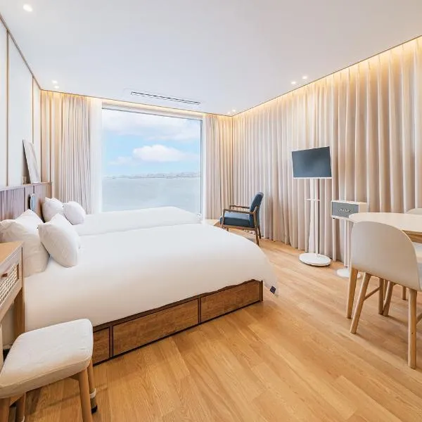 Cony Ocean Suite Hotel，位于济州市的酒店