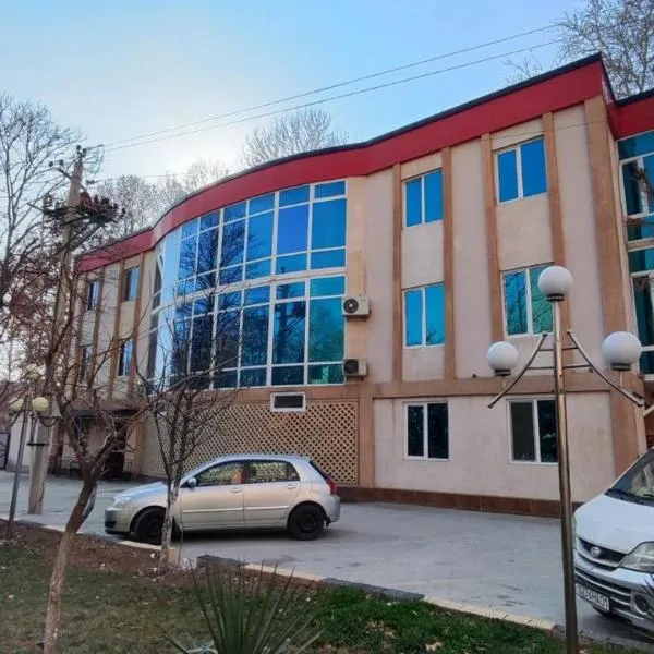 Diamonds Hotel Sauna 103，位于杜尚别的酒店