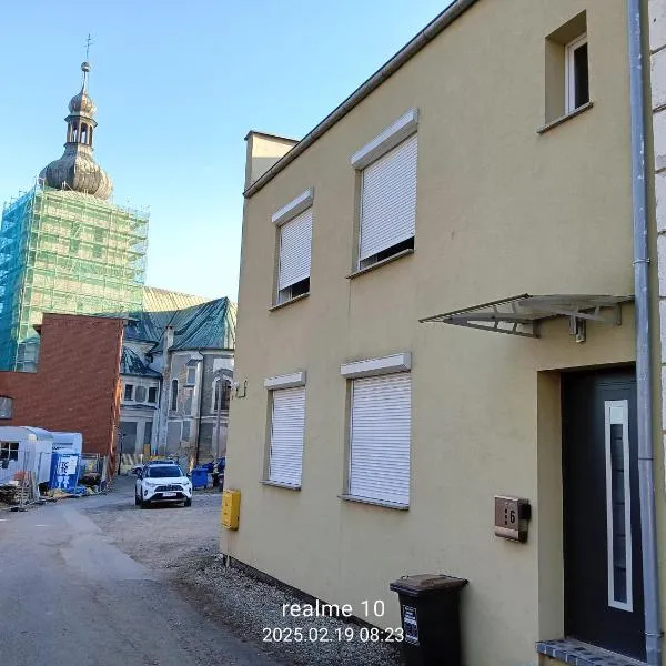 Domek przy Rynku，位于Głogówek的酒店