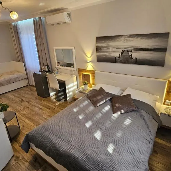 Willa-Restauracja Victoria，位于奥斯特罗维茨的酒店