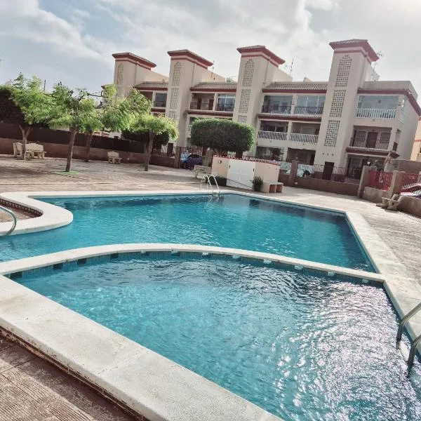 Appartement cosy avec 2 chambres et piscine commune，位于圣佩德罗-德尔皮纳塔尔的酒店